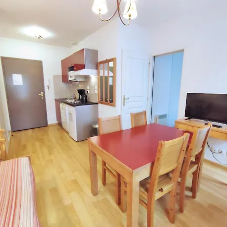 Oo, T2, centre Luchon, wifi, casier à skis, ascenseur, 4 personnes-3