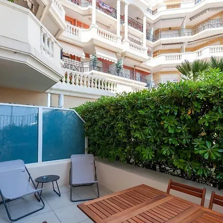 Superbe Studio Avec Terrasse En Front De Mer-2