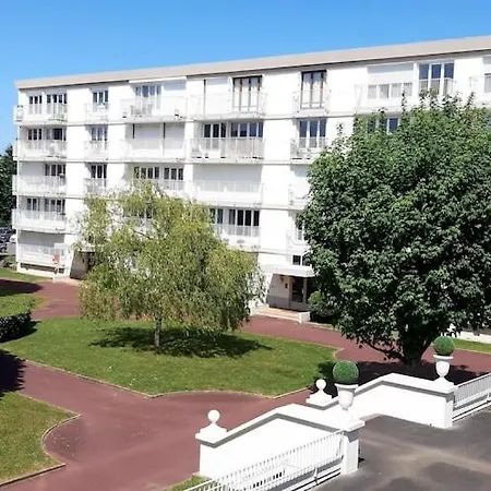 Appartement lumineux idéalement situé à proximité de musées équipements sportifs salle de spectacle commerces-3