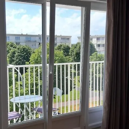 Appartement lumineux idéalement situé à proximité de musées équipements sportifs salle de spectacle commerces-2