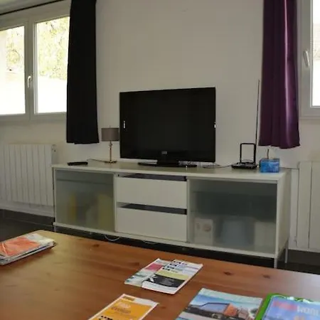 Grand studio indépendant avec jardin-3