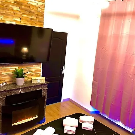 La suite romantique Jacuzzi,parking gratuit,centre-2