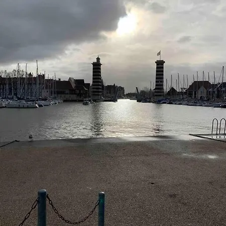 Studio Charme et vue mer-3