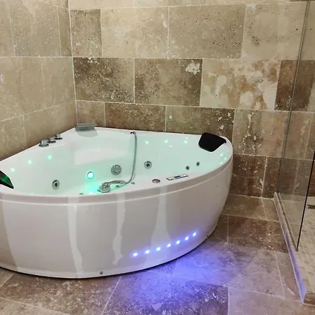 Zin And Cocoon Jaccuzzi-3