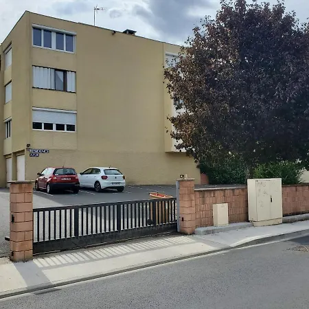 Appartement Avec Jardin Privatif-2