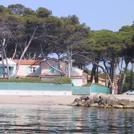 Studio Cabine à Hyères : piscine, proche port, plages et aéroport, parking inclus - FR-1-335-171-2