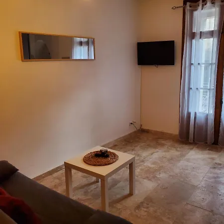 MACLENFA: charmant studio au cœur de l’Herault.-3