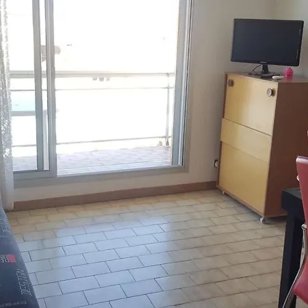 Studio climatisé, balcon, proche plage et commerces - FR-1-701-57-3