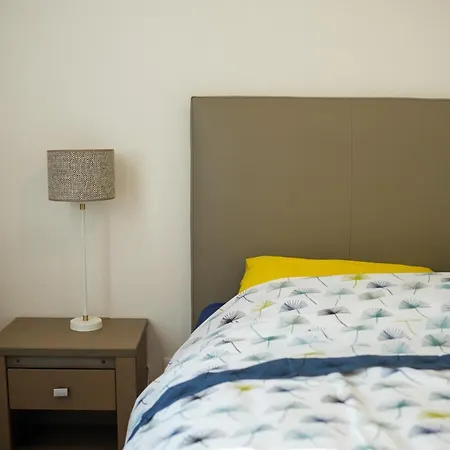 Bel appartement à 50m du port de plaisance-2