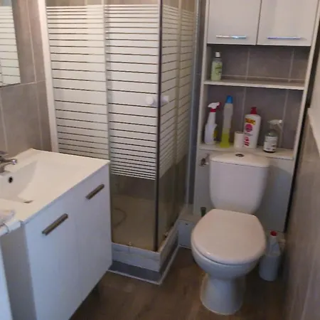 APPARTEMENT T2,1chambre,balcon,parking,10 minutes plage,linge fournis-3