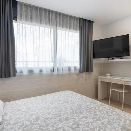 Hostal House-3