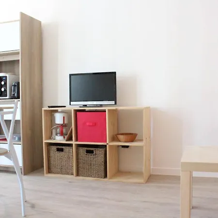 Studio Rdc A La Rochelle Pres Plage & Parc - 2 Pers, Parking Facile, Sejour Avec Canape Convertible - Fr-1-246-110-2