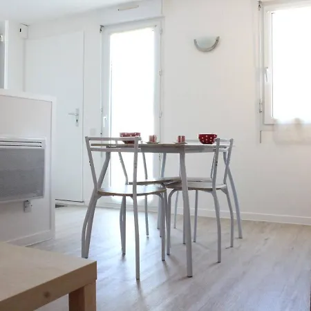 Studio Rdc A La Rochelle Pres Plage & Parc - 2 Pers, Parking Facile, Sejour Avec Canape Convertible - Fr-1-246-110-3