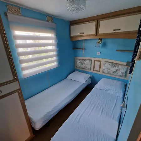 Mobilhomme Dans Camping-2