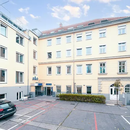 A&O Wien Stadthalle-2