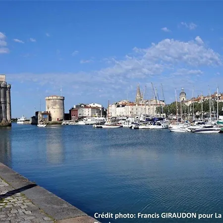 Appt 2 pièces avec balcon, piscine, parking privé à La Rochelle - FR-1-246-17-3