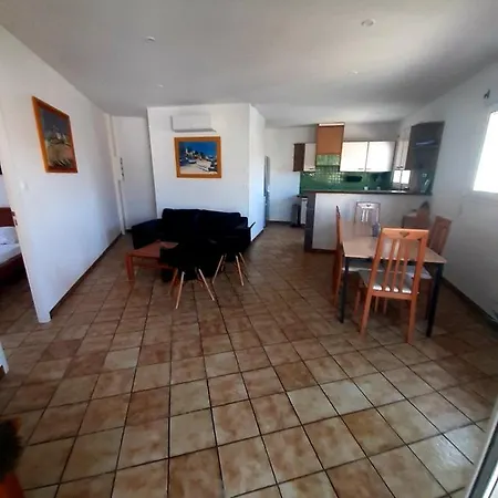 Appartement 70M2 Parking Gratuit, En Centre Ville-2