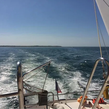 Bateau Atypique Yacht La Rochelle-2