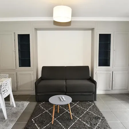 Confortable T2 Avec Parking Prive Au Centre De Brive-2