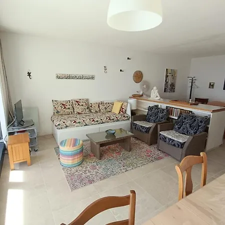 Nice Apartment For 4 Terrace With Sea View-3