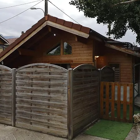 #M1 La maisonnette des 3 ponts Terrace-3