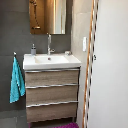 Appartement vue mer avec piscine intérieure-3