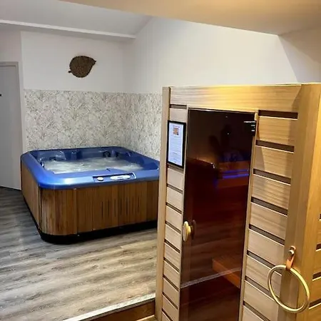 La suite, avec jacuzzi&sauna-3