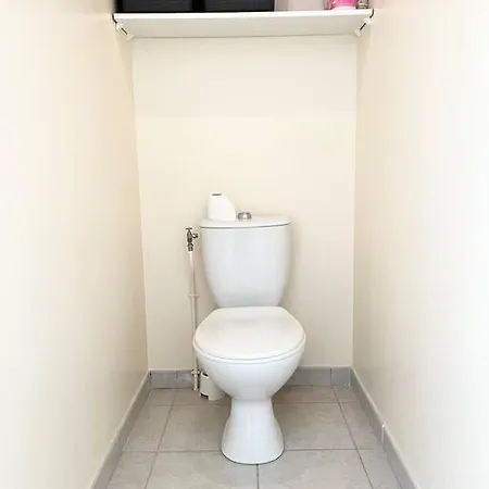 Paisible appartement avec piscine-3