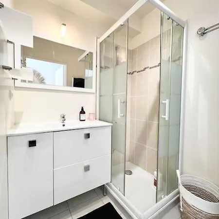 Paisible appartement avec piscine-2