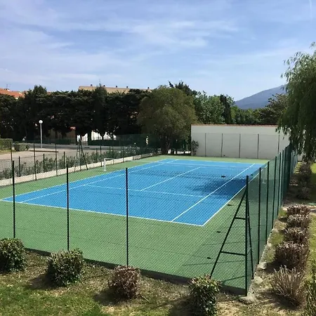 A 8 mn A PIED DES PLAGES APPARTEMENT AVEC PISCINE ET TENNIS-3