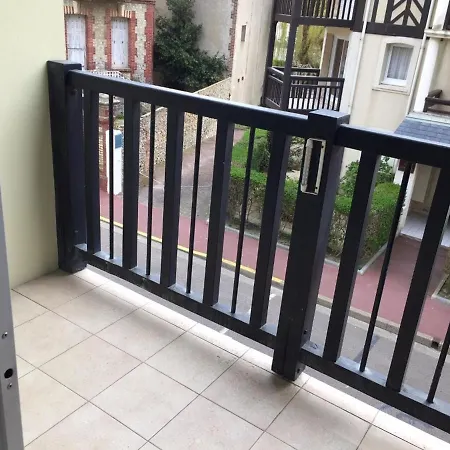 Grand studio familial avec balcon et parking à Villers-sur-Mer - FR-1-712-2-3