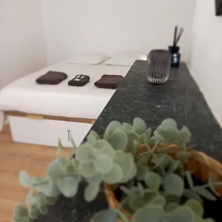 Le 29 spacieux , wifi et climatisation-2