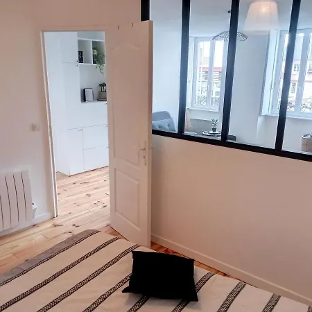Appartement rénové, 1 chambre, 300m de la gare, près du centre de Granville - FR-1-361-479-2