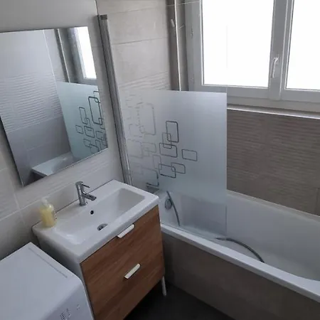 Logement refait à neuf - Clim&Parking privé-3