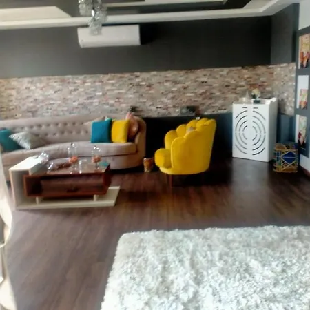 كورنيش النيل المعادي بجوار ابراج الشرطه-2