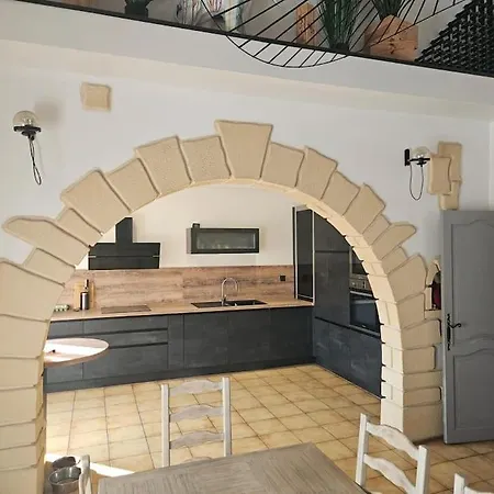 La Maison de Léonie sur Vias-3
