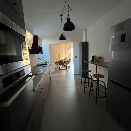 Les Vans - Charmant appartement au cœur du village-3
