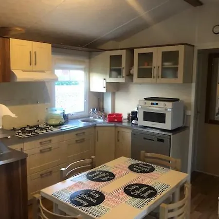 mobilhome 582 Les Charmettes 3ch tout équipé-2