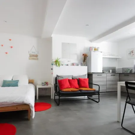 Charming Studio In The Heart Of The City Of Riom-2