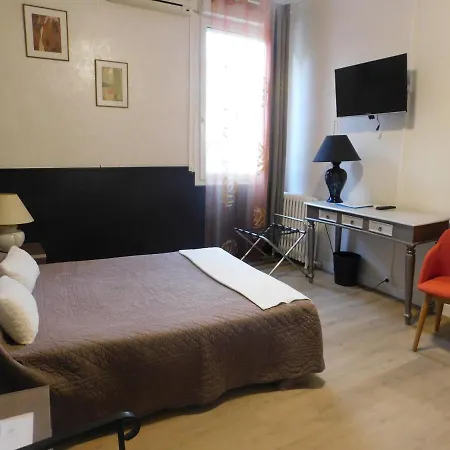 Hotel" La Tour De L'Horloge "-2