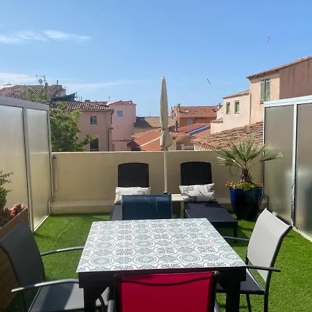 Au Coeur De Bandol T2 Climatise Avec Terrasse Et Garage-3