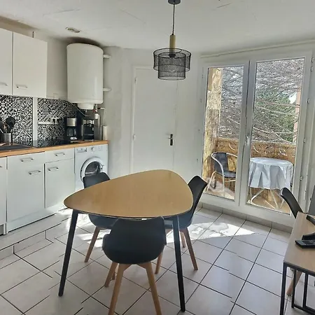Apartment 500M From The Beach-3