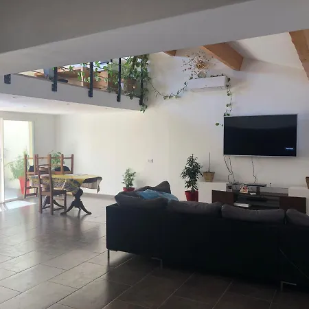 Maison de village avec patio-3