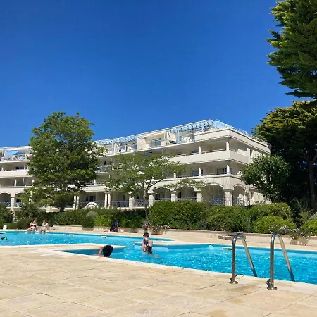 Studio à 300m de la plage, parc, piscine, terrasse-2