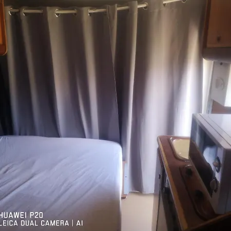 chambre en camping car-2