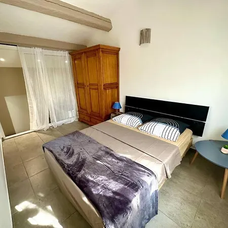 port et plage de bandol logement avec terrasse et parking-3