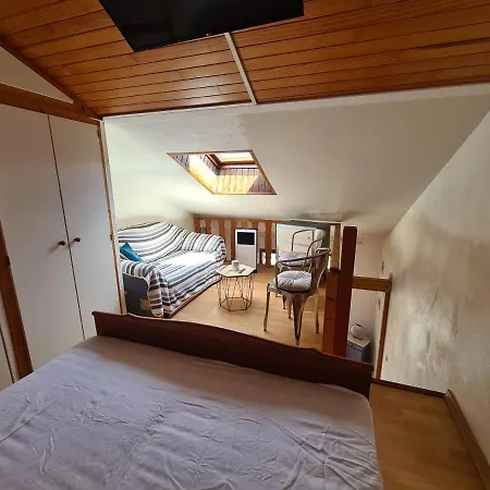 Maison en bord d'étang-3