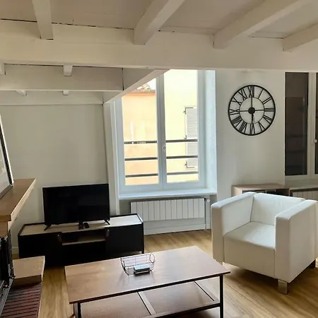 Charmant Appartement plein centre avec parking Augustins B-3