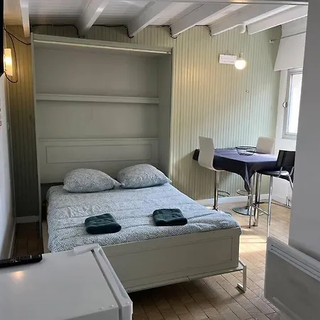 Charmant Studio A 200M De La Plage-3