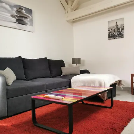 Appartement A 2 Minutes Du Centre Ville Avec Climatisation-3